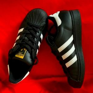 #KidsKorner - Girl's Adidas, LIKE NEW!